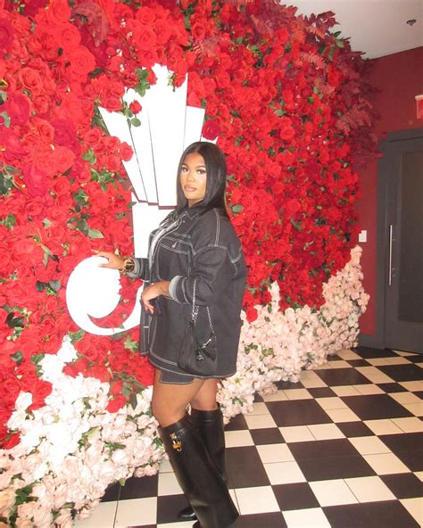 Chloe Nicole (@theechloenicole) • Instagram photos and videos