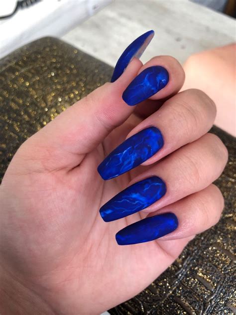 Ногти 2021 длинные | Unhas desenhadas, Unhas compridas, Unhas roxas