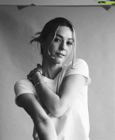 Actress Chloe Lang HD Instagram Photos and Wallpapers April 2024