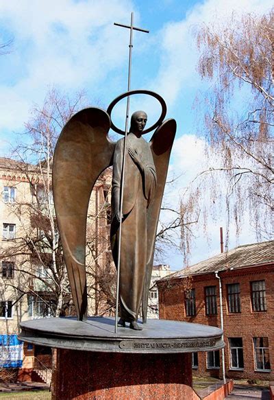 На капремонт Ангела скорботи у Хмельницькому витратять третину мільйона ...