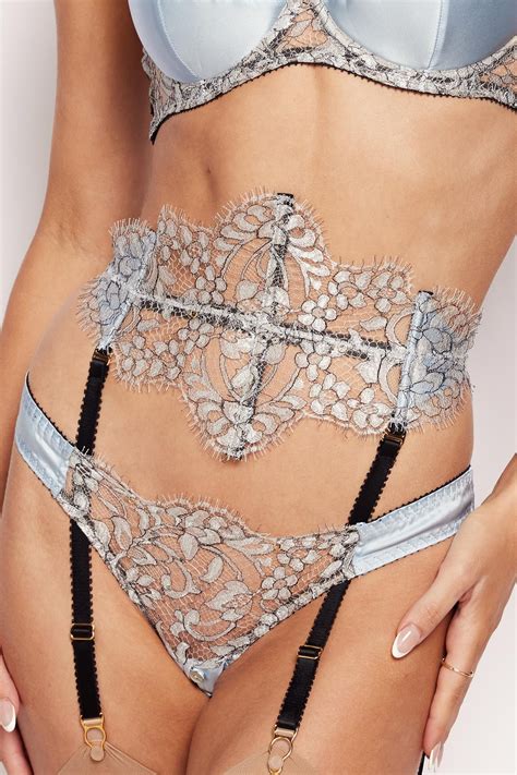 Vanessa – Edge o' Beyond