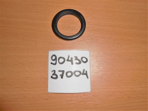 Уплотнительное кольцо крышки маслозаливной горловины 9043037004