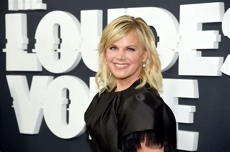 Gretchen Carlson Now: 'Bombshell' Covers Her Scandal, Where Is She Now?