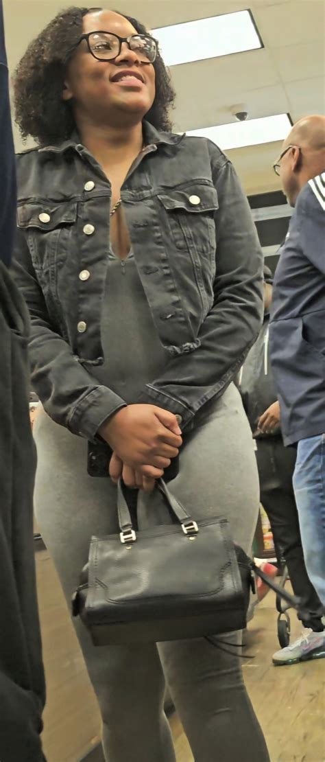 Thickest EBONY in onepiece youll see today. (VPL)(jiggleGIF) 🍫🎂🔥 - Forum
