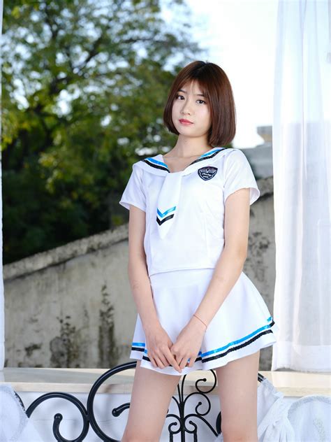 Nude photo set of Chinese model: Cute college students (80628)