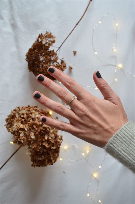 My Favourite Fall Nail Varnish • Elena's Edit