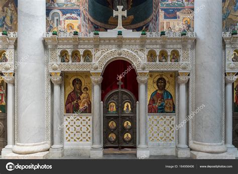 Orthodox church iconostasis (templon) — Stock Photo © wr7films@yaho.com ...