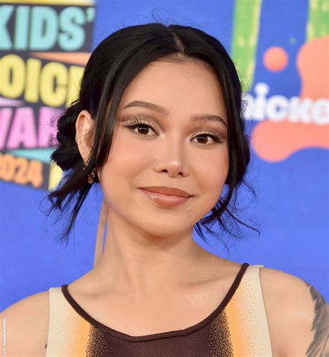 Bella Poarch / bellapoarch Nude, OnlyFans Leaks, The Fappening - Photo