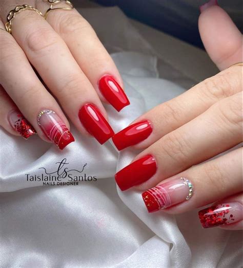 Blindagem De Unha Decorada Vermelha - Vermelhinho do poder | Unhas postiças decoradas vermelha, Unha de natal ...