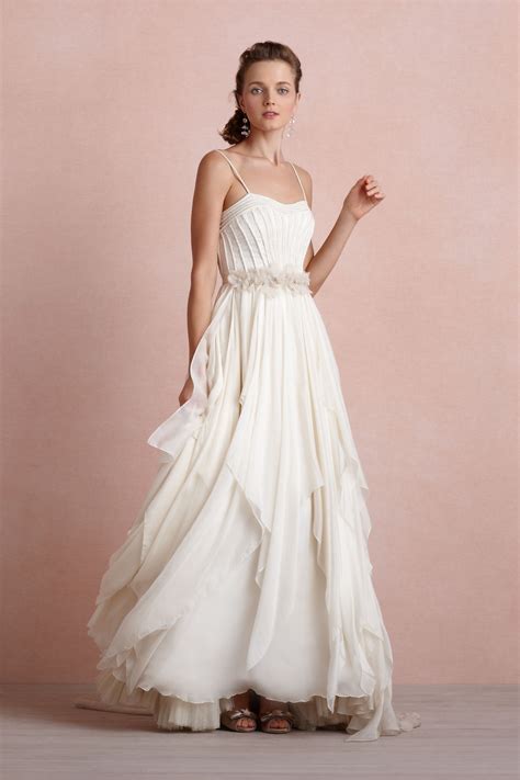 9 Simple Country Wedding Dresses: Perfect For A Joyful Celebration