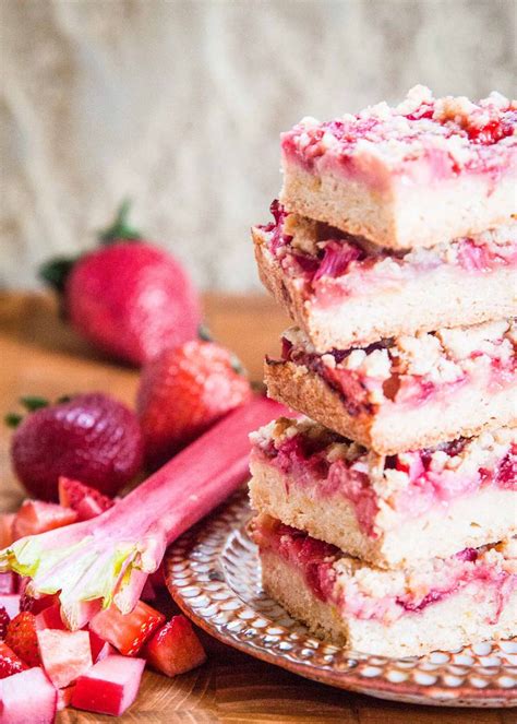 Strawberry-Rhubarb Crumble Bars Recipe