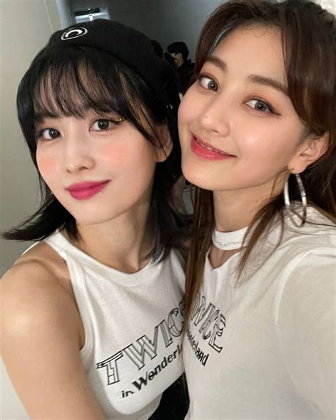 jihyo  momo  jyp ent photo  fanpop