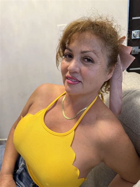 Yessy Bernal - Dice mi mamá que si andarías con ella ? | Facebook