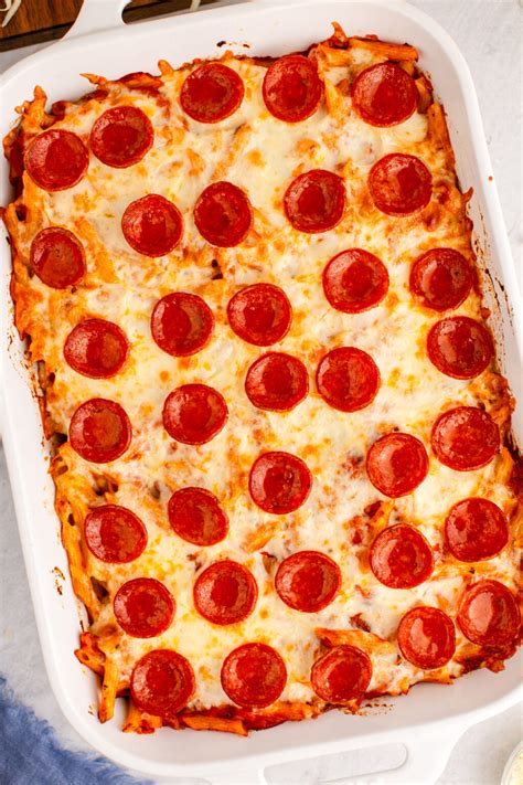 Easy Pepperoni Pizza Casserole Recipe (Weeknight Favorite)