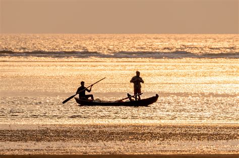 Boat in the Bay of Bengal – AIS.Pics