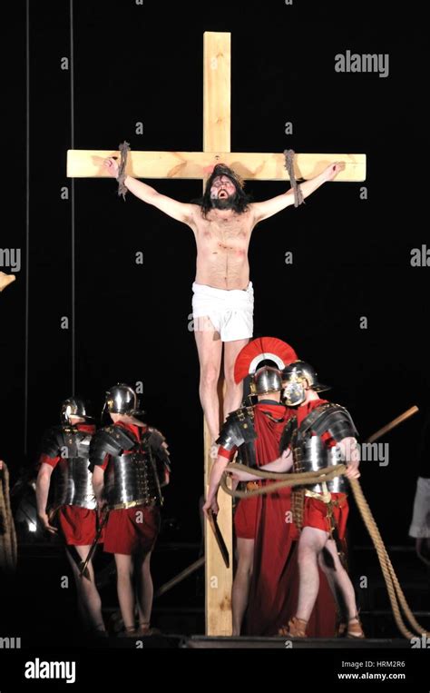 Soldiers at the crucifixion hi-res stock photography and images - Alamy