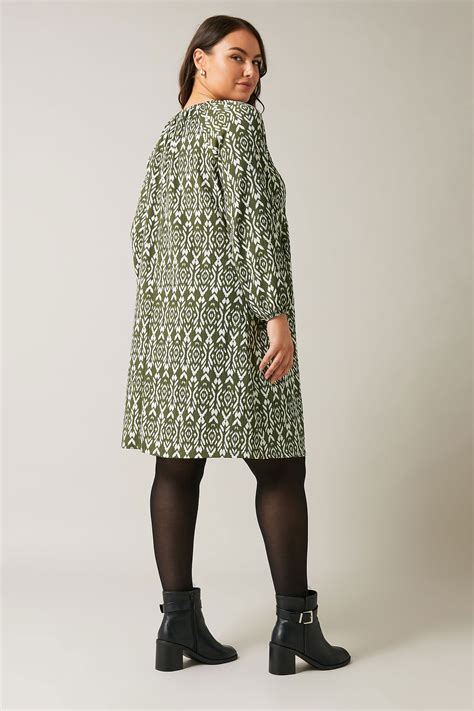 EVANS Plus Size Olive Green Ikat Print Crinkle Midi Dress | Evans