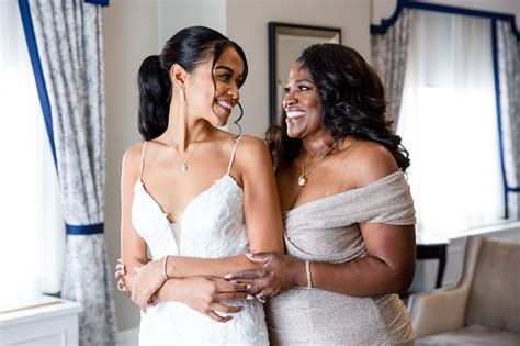 Blog | Thoughtful Ways To Honor Your Mom Or MIL On Your Wedding Day!