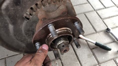 Infiniti fx35 fx45 how to change front bearing замена переднего ...