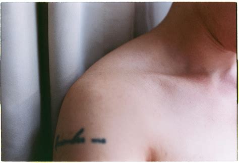 7,000+ Best Shoulder Photos · 100% Free Download · Pexels Stock Photos