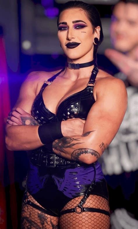 Rhea Ripley is so hot as hell, would want her to put me in a headlock