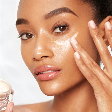 How To Reduce Puffy Eyes | Charlotte Tilbury