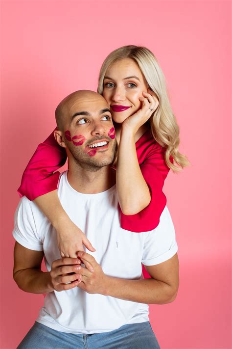 valentine's-day-studio-session--pink-couples-photos--engagement-outfit