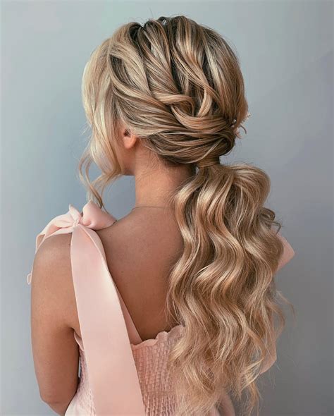 50 Romantic Wedding Hairstyles to Bring the Bride’s Image to Perfection