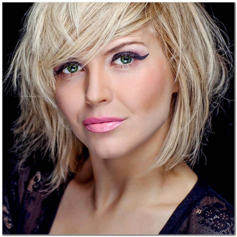 Bob Frisuren Mit Pony Und Stufen | Card Invitation Ideas