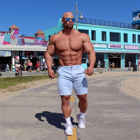 Joey Swoll's 'gym creep' battle divides men and women | New York Post