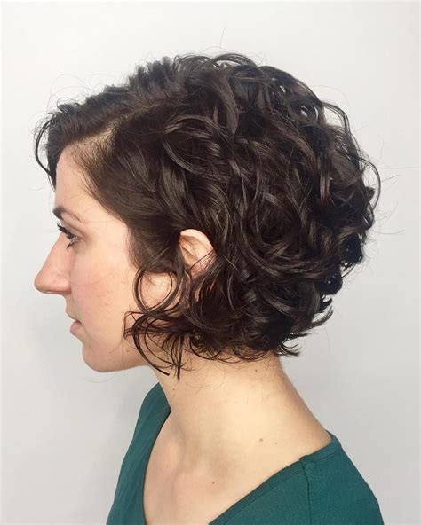 40 Stunning Curly Short Haircuts - July 2019 IG Collection | Wavy bob ...