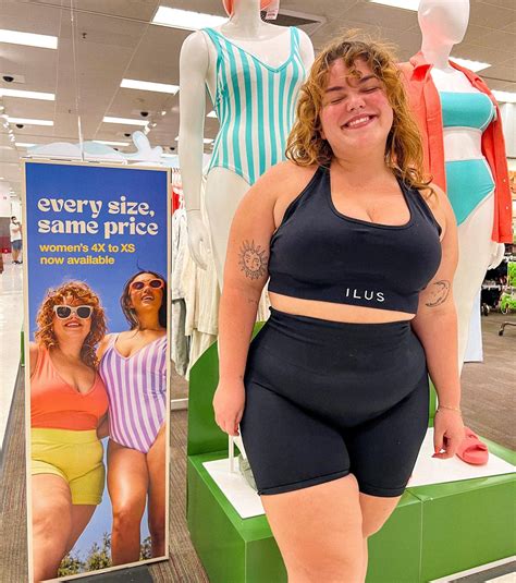 Wendy 🍒 | curve model | Wake me up when it’s summer again 🌊 | Instagram