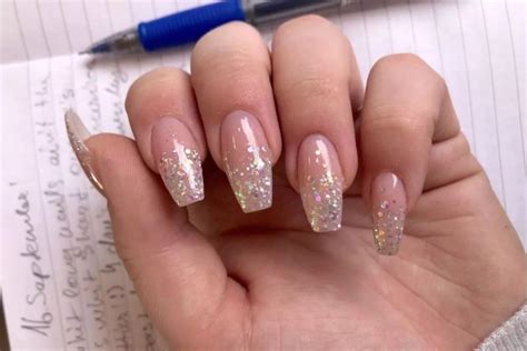 Unha Em Gel Com Glitter - Modelos de Unha em Gel: Tendências de 2026! | UnhasEslamtes