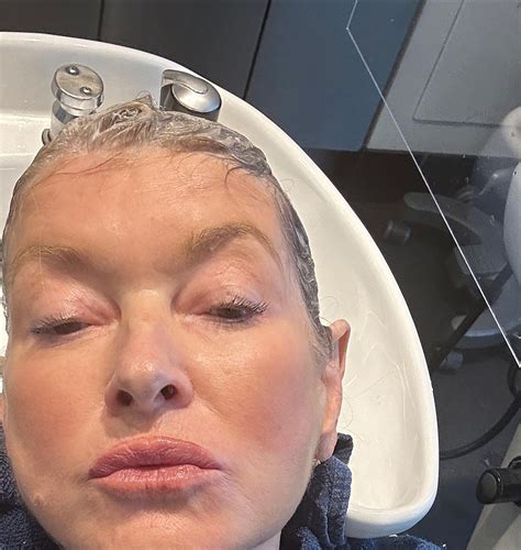 Martha Stewart, 81, shares 'unfiltered' selfies with 'no facelift'