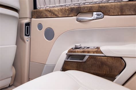 Kim Jong Un Loved His Ride in the Aurus Senat Limo, So Putin Gave Him ...