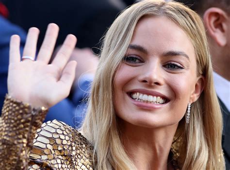 Margot Robbie Background Hd