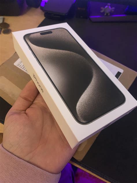 An Unlucky User Received an Android Phone from Apple When They Ordered ...