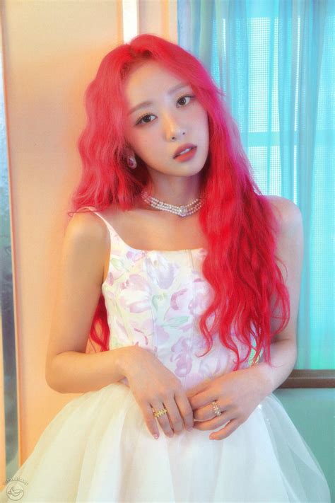 LOONA - Special Summer Album 'Flip That' [SCANS] | kpopping