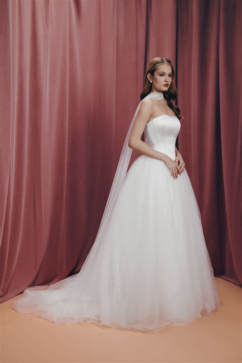 What is a drop waist wedding dress | Beachweddingtips.com