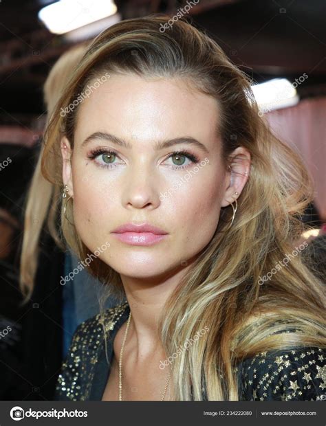 Behati Prinsloo | Behati prinsloo, Victoria secret angels, Model