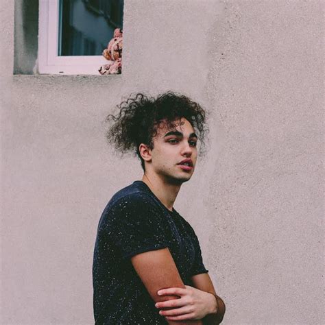 Laz at His Finest in the Song 'Comme Ça' Creates a Stir - IssueWire