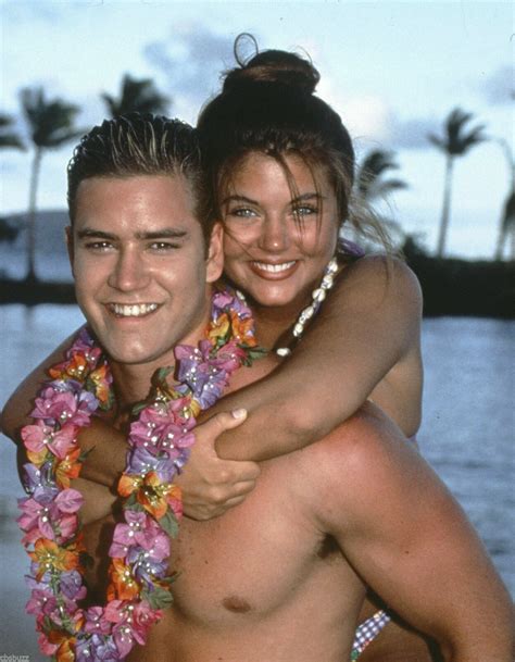 Tiffani Thiessen And Mark Paul Gosselaar Married
