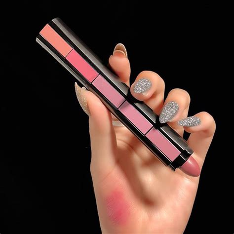 Fabulous 5 in 1 Matte Lipstick – Buy 1 Get 1 – Miniwu.pk