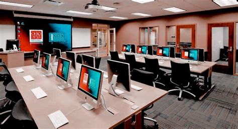Sala De Informatica - ↻—. SALA DE INFORMÁTICA. | Projeto laboratório de informática, Sala de ...
