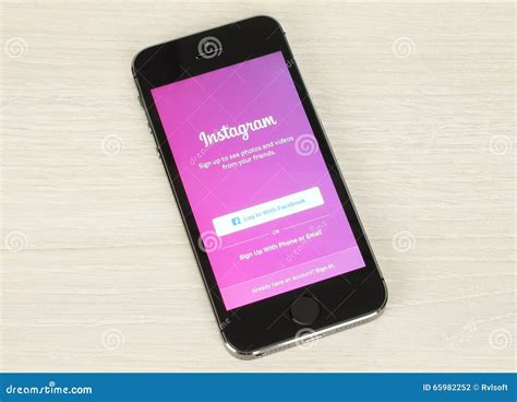 instagram login page   laptop screen editorial photo cartoondealer