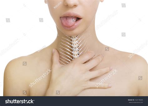 how to get fish bone out of throat