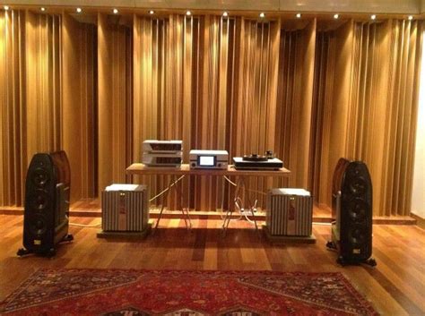 Burmester electronics driving Kharma speakers | 自宅で, オーディオ部屋, オーディオ