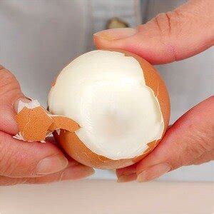 Effortless Hard-Boiled Egg Peeling: The Simple Method Revealed! - Hunter Games Magazine