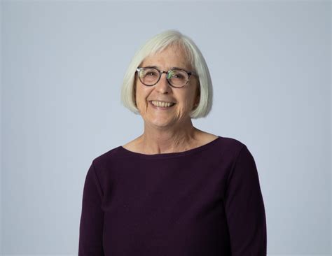 Linda Lee 2 – Hear Here