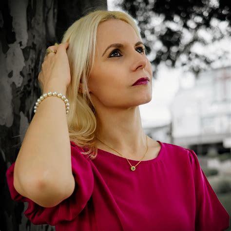 Hino Nacional Brasileiro Violão - Lisa Lopes Vieira - LETRAS.COM